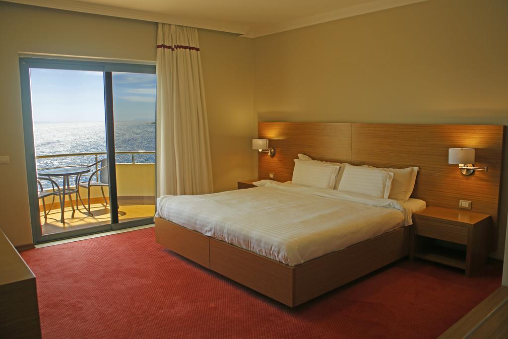 Jaroal Hotel